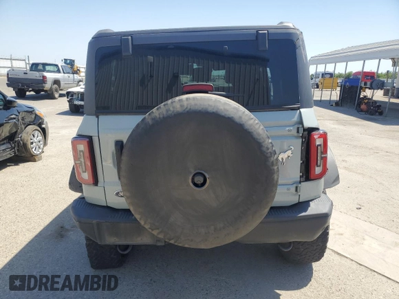 2021 Ford Bronco z VIN 1FMEE5DP1MLB07165, wystawiony jako Copart lot #59050885 z przebiegiem 49 044 mil mil oraz Szkoda całkowita • Salvage title. Historia ofert i sprzedaży dostępna na DreamBid. Obrazek 6.