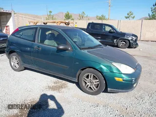 2000 Ford Focus ZX3 z VIN 3FAFP3130YR241557, wystawiony jako IAAI lot #42485699 z przebiegiem 257 279 mil mil oraz . Historia ofert i sprzedaży dostępna na DreamBid. Obrazek 1.