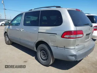2002 Toyota Sienna CE with VIN 4T3ZF19C82U456772, listed as a IAAI auction lot 41880102 with 288,228 mi miles. Bid and sale history available at carsss.com. Image 3.