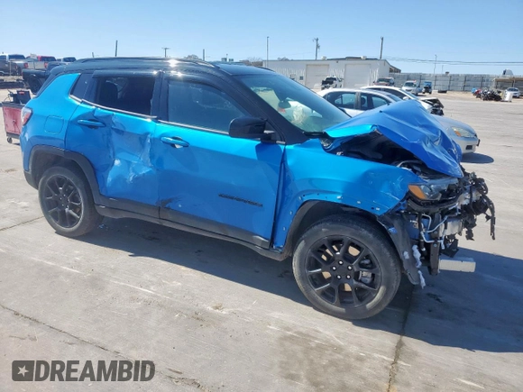 2023 Jeep Compass Latitude with VIN 3C4NJDBNXPT514180, listed as a Copart auction lot 48315415 with 32,427 mi miles and Salvage Title. Bid and sale history available at DreamBid. Image 4.
