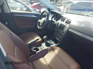 2017 Volkswagen Golf S с VIN 3VWH17AU0HM525270, выставлен на аукционе IAAI как лот 40931148 с пробегом Не указан миль и . История ставок и продаж доступна на DreamBid. Изображение 5.