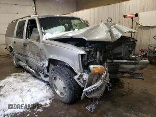 1999 GMC Suburban with VIN 1GKFK16R5XJ742953, listed as a Copart auction lot 42632795 with 253,432 mi miles and Clean Title. Bid and sale history available at carsss.com. Image 4.