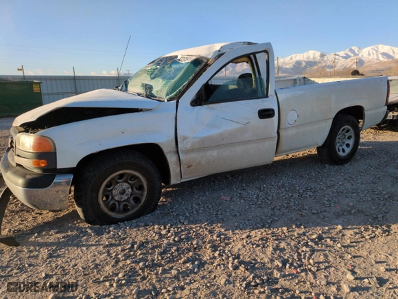 2000 GMC New Sierra 1500 SL with VIN 1GTEC14W9YE124624, listed as a Copart auction lot 42203935 with NaN miles and Salvage Title. Bid and sale history available at carsss.com. Image 1.
