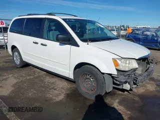 2008 Chrysler Town & Country LX z VIN 2A8HR44HX8R691564, wystawiony jako IAAI lot #41631061 z przebiegiem 173 657 mil mil oraz . Historia ofert i sprzedaży dostępna na DreamBid. Obrazek 1.