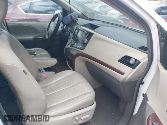 2012 Toyota Sienna XLE AAS с VIN 5TDYK3DC8CS177335, выставлен на аукционе IAAI как лот 42529501 с пробегом 215 170 миль миль и . История ставок и продаж доступна на DreamBid. Изображение 5.