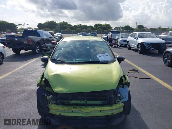 2011 Ford Fiesta SE z VIN 3FADP4BJ3BM181711, wystawiony jako IAAI lot #42492104 z przebiegiem 102 667 mil mil oraz . Historia ofert i sprzedaży dostępna na DreamBid. Obrazek 13.