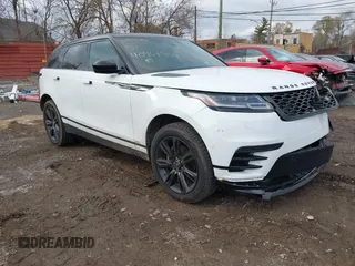 2020 Land Rover Range Rover Velar R-Dynamic S z VIN SALYK2EX7LA275015, wystawiony jako IAAI lot #40964904 z przebiegiem 51 103 mil mil oraz . Historia ofert i sprzedaży dostępna na DreamBid. Obrazek 1.