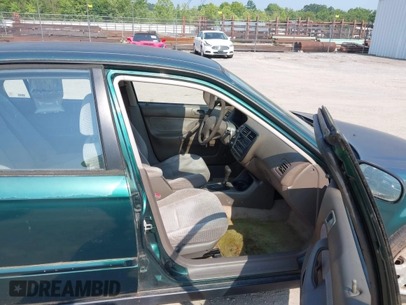 2000 Honda Civic VP z VIN 2HGEJ6613YH526718, wystawiony jako IAAI lot #42402399 z przebiegiem 14 051 mil mil oraz . Historia ofert i sprzedaży dostępna na DreamBid. Obrazek 5.