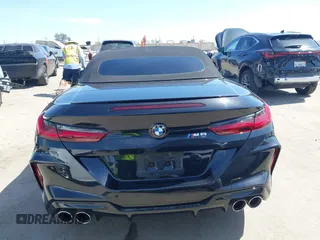 2020 BMW M8 Competition z VIN WBSDZ0C0XLCD28138, wystawiony jako IAAI lot #42339303 z przebiegiem 30 298 mil mil oraz . Historia ofert i sprzedaży dostępna na DreamBid. Obrazek 16.