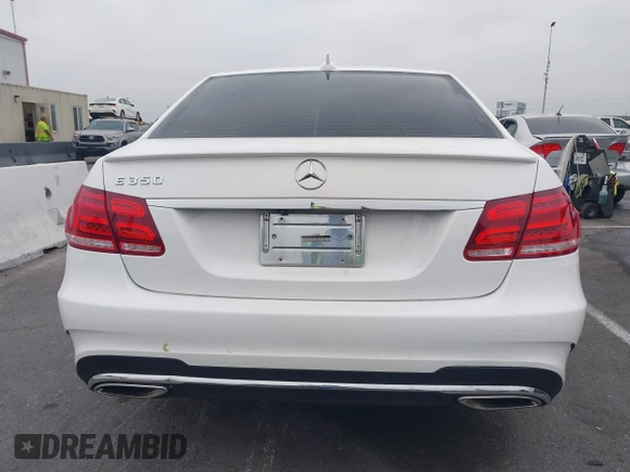 2014 Mercedes-Benz E 350 Sport с VIN WDDHF5KB2EA811464, выставлен на аукционе IAAI как лот 42655536 с пробегом 85 598 миль миль и . История ставок и продаж доступна на DreamBid. Изображение 16.