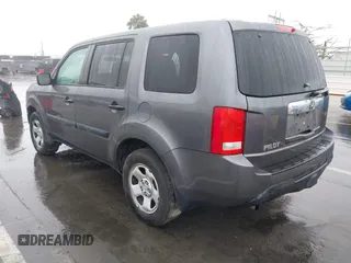 2015 Honda Pilot LX with VIN 5FNYF3H28FB029622, listed as a IAAI auction lot 41562469 with 145,075 mi miles and . Bid and sale history available at carsss.com. Image 3.