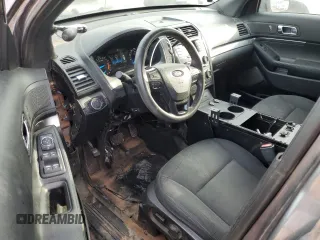 2017 Ford Police Interceptor Utility z VIN 1FM5K8AR0HGE30329, wystawiony jako Copart lot #50967265 z przebiegiem 156 692 mil mil oraz Szkoda całkowita • Salvage title. Historia ofert i sprzedaży dostępna na DreamBid. Obrazek 8.