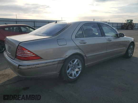 2005 Mercedes-Benz S 430 z VIN WDBNG70J55A439102, wystawiony jako Copart lot #78028324 z przebiegiem 273 967 mil mil oraz Czysty tytuł • Clean title. Historia ofert i sprzedaży dostępna na DreamBid. Obrazek 3.