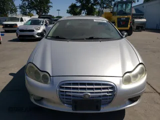 2002 Chrysler Concorde LXi z VIN 2C3HD36M42H251657, wystawiony jako Copart lot #59444965 z przebiegiem 134 979 mil mil oraz Tytuł czysty. Historia ofert i sprzedaży dostępna na DreamBid. Obrazek 5.