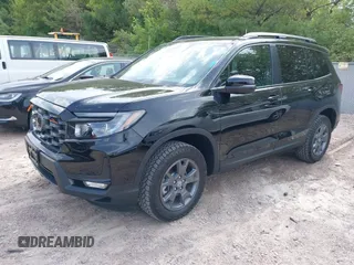 2025 Honda Passport TrailSport с VIN 5FNYF8H65SB006177, выставлен на аукционе IAAI как лот 42273695 с пробегом 1 989 миль миль и . История ставок и продаж доступна на DreamBid. Изображение 17.