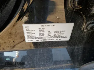 2024 Tesla Model Y Long Range with VIN 7SAYGDEE5RA270382, listed as a Copart auction lot 82899494 with 6,401 mi miles and Clean title. Bid and sale history available at DreamBid. Image 12.