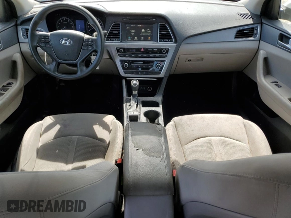 2016 Hyundai Sonata SE z VIN 5NPE24AF1GH385558, wystawiony jako Copart lot #57356665 z przebiegiem 98 991 mil mil oraz Czysty tytuł • Clean title. Historia ofert i sprzedaży dostępna na DreamBid. Obrazek 8.