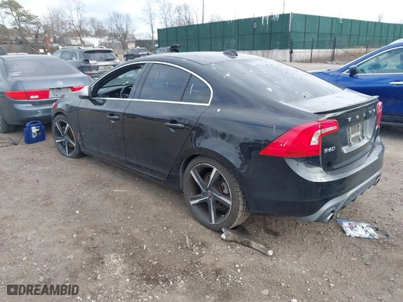 2016 Volvo S60 T5 Drive-E R-Design Special Edition with VIN YV126MFP6G2395071, listed as a IAAI auction lot 41763662 with 89,556 mi miles. Bid and sale history available at carsss.com. Image 3.