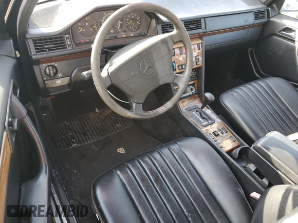 1993 Mercedes-Benz 300 with VIN WDBEB28E6PB878265, listed as a Copart auction lot 50939465 with 229,635 mi miles and Clean Title. Bid and sale history available at DreamBid. Image 8.