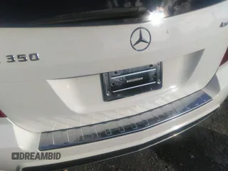 2010 Mercedes-Benz GLK GLK 350 with VIN WDCGG8HB5AF505748, listed as a IAAI auction lot 40982801 with 172,371 mi miles. Bid and sale history available at carsss.com. Image 14.