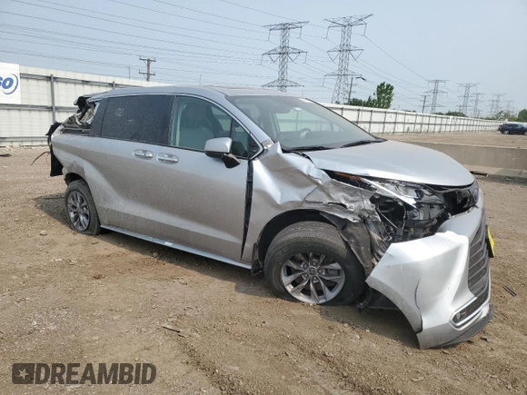 2022 Toyota Sienna XLE with VIN 5TDYRKEC0NS128511, listed as a Copart auction lot 59043675 with 57,573 mi miles and Salvage title. Bid and sale history available at DreamBid. Image 4.