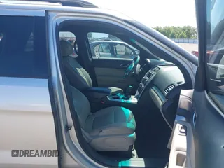 2015 Ford Explorer z VIN 1FM5K7B83FGC12754, wystawiony jako IAAI lot #42296111 z przebiegiem 224 135 mil mil oraz . Historia ofert i sprzedaży dostępna na DreamBid. Obrazek 5.