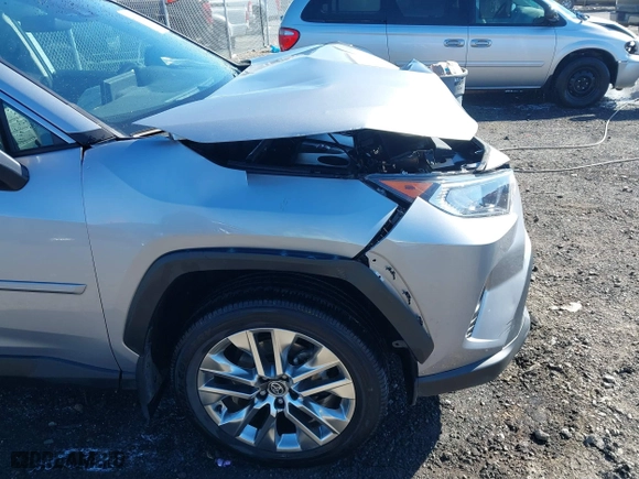 2021 Toyota RAV4 XLE Premium with VIN 2T3C1RFVXMC148497, listed as a IAAI auction lot 41695642 with 36,056 mi miles. Bid and sale history available at carsss.com. Image 17.