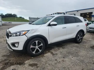 2016 Kia Sorento EX with VIN 5XYPHDA10GG024695, listed as a Copart auction lot 61805575 with 129,605 mi miles and Clean title. Bid and sale history available at DreamBid. Image 1.