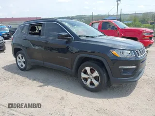 2018 Jeep Compass Latitude z VIN 3C4NJDBB3JT144056, wystawiony jako IAAI lot #42138173 z przebiegiem 45 985 mil mil oraz . Historia ofert i sprzedaży dostępna na DreamBid. Obrazek 1.