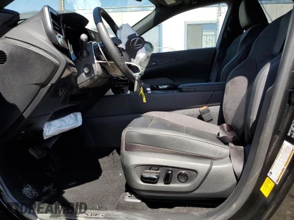 2024 Lexus RX 450h+ Luxury z VIN JTJCJMGA2R2021916, wystawiony jako Copart lot #57710955 z przebiegiem 10 959 mil mil oraz Szkoda całkowita • Salvage title. Historia ofert i sprzedaży dostępna na DreamBid. Obrazek 7.