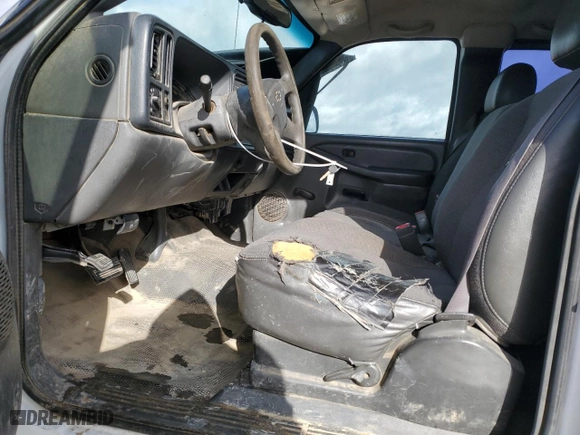 2004 Chevrolet Silverado 1500 with VIN 2GCEC19VX41166909, listed as a Copart auction lot 84210844 with 207,068 mi miles and Salvage Title. Bid and sale history available at carsss.com. Image 7.