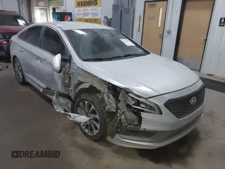 2015 Hyundai Sonata Limited with VIN 5NPE34AF4FH165214, listed as a IAAI auction lot 41738497 with 127,132 mi miles and . Bid and sale history available at carsss.com. Image 1.