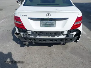 2015 Mercedes-Benz C 250 z VIN WDDGJ4HB5FG387742, wystawiony jako IAAI lot #41843773 z przebiegiem 77 548 mil mil oraz . Historia ofert i sprzedaży dostępna na DreamBid. Obrazek 6.