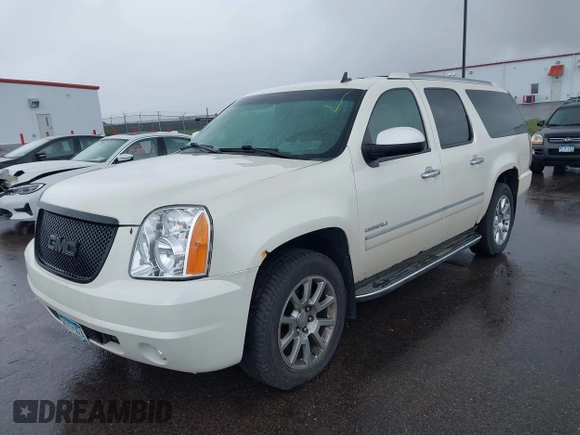 2011 GMC Yukon XL Denali z VIN 1GKS2MEF5BR178383, wystawiony jako IAAI lot #42331419 z przebiegiem 247 193 mil mil oraz . Historia ofert i sprzedaży dostępna na DreamBid. Obrazek 2.