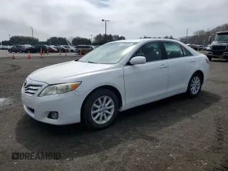 2010 Toyota Camry z VIN 4T1BF3EK8AU533707, wystawiony jako Copart lot #54048085 z przebiegiem 108 911 mil mil oraz Szkoda całkowita • Salvage title. Historia ofert i sprzedaży dostępna na DreamBid. Obrazek 1.