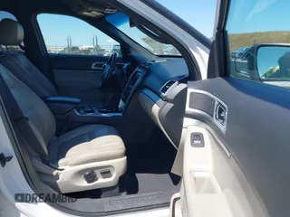 2011 Ford Explorer XLT with VIN 1FMHK8D83BGA65734, listed as a IAAI auction lot 42203640 with 184,923 mi miles and . Bid and sale history available at carsss.com. Image 5.