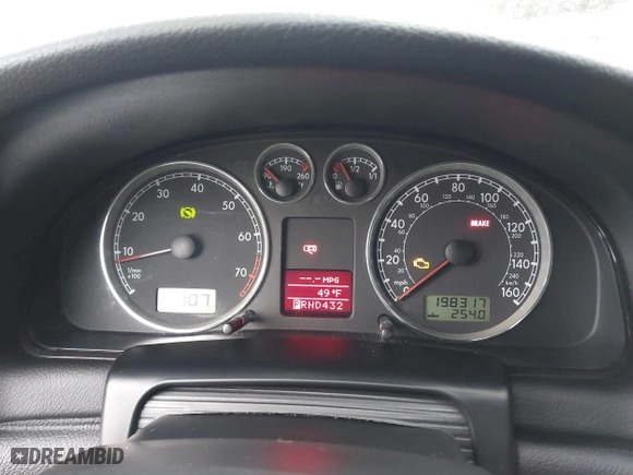 2002 Volkswagen Passat GLS with VIN WVWPD63B32P447516, listed as a IAAI auction lot 41643127 with 198,317 mi miles. Bid and sale history available at carsss.com. Image 7.