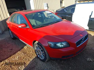 2007 Volvo S40 2.4L with VIN YV1MS382272273341, listed as a IAAI auction lot 41335987 with 205,803 mi miles. Bid and sale history available at carsss.com. Image 1.