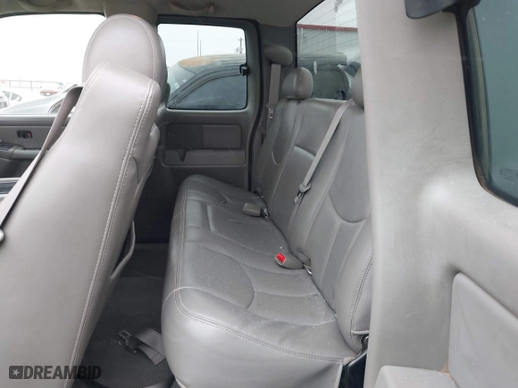2006 Chevrolet Silverado 1500 LT2 with VIN 1GCEK19B56Z135148, listed as a IAAI auction lot 41616433 with 241,628 mi miles. Bid and sale history available at carsss.com. Image 8.