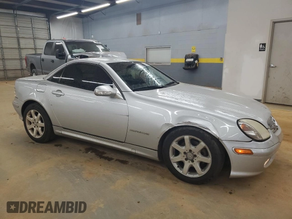 2003 Mercedes-Benz SLK-Class 2.3L with VIN WDBKK49F83F293647, listed as a Copart auction lot 51088045 with 199,456 mi miles and Salvage Title. Bid and sale history available at carsss.com. Image 4.