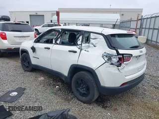 2020 Jeep Compass Sport z VIN 3C4NJCAB9LT218479, wystawiony jako IAAI lot #41533257 z przebiegiem 119 963 mil mil oraz . Historia ofert i sprzedaży dostępna na DreamBid. Obrazek 3.