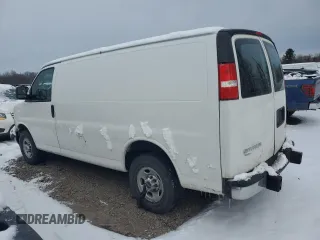2017 GMC Savana Cargo Van with VIN 1GTW7AFFXH1343864, listed as a Copart auction lot 85672834 with 91,789 mi miles and Salvage Title. Bid and sale history available at carsss.com. Image 2.