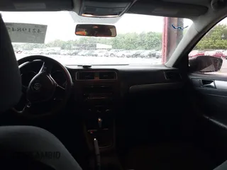 2015 Volkswagen Jetta SE с VIN 3VWD17AJ9FM271575, выставлен на аукционе IAAI как лот 42198458 с пробегом 122 161 миль миль и . История ставок и продаж доступна на DreamBid. Изображение 13.