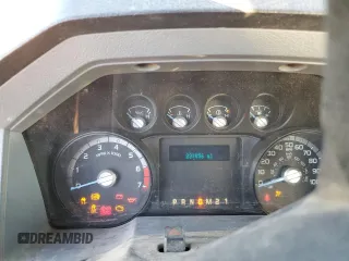 2011 Ford F-250 XL with VIN 1FDBF2A69BEB34058, listed as a Copart auction lot 81473134 with 231,056 mi miles and Salvage title. Bid and sale history available at DreamBid. Image 9.