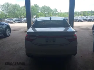 2016 Hyundai Azera Limited with VIN KMHFH4JGXGA508661, listed as a IAAI auction lot 42522492 with 188,700 mi miles and . Bid and sale history available at DreamBid. Image 16.
