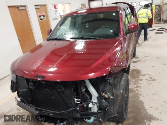 2022 Jeep Grand Cherokee Laredo X z VIN 1C4RJFAGXNC117898, wystawiony jako IAAI lot #41662006 z przebiegiem 64 546 mil mil oraz . Historia ofert i sprzedaży dostępna na DreamBid. Obrazek 13.