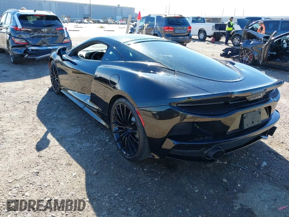 2020 McLaren GT with VIN SBM22GCA1LW000498, listed as a IAAI auction lot 41265247 with 18,465 mi miles. Bid and sale history available at carsss.com. Image 3.