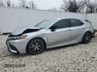 2022 Toyota Camry SE with VIN 4T1G11AK2NU670551, listed as a Copart auction lot 83314854 with 60,444 mi miles and Salvage Title. Bid and sale history available at carsss.com. Image 1.