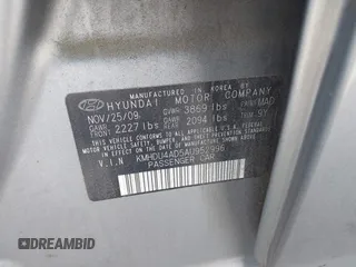 2010 Hyundai Elantra GLS z VIN KMHDU4AD5AU952996, wystawiony jako IAAI lot #42297712 z przebiegiem 258 104 mil mil oraz . Historia ofert i sprzedaży dostępna na DreamBid. Obrazek 9.