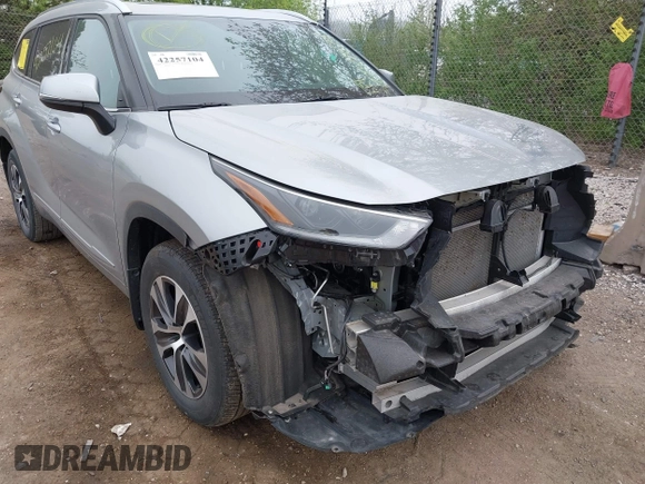 2021 Toyota Highlander XLE with VIN 5TDGZRBH5MS538188, listed as a IAAI auction lot 42257104 with 55,701 mi miles and . Bid and sale history available at DreamBid. Image 22.
